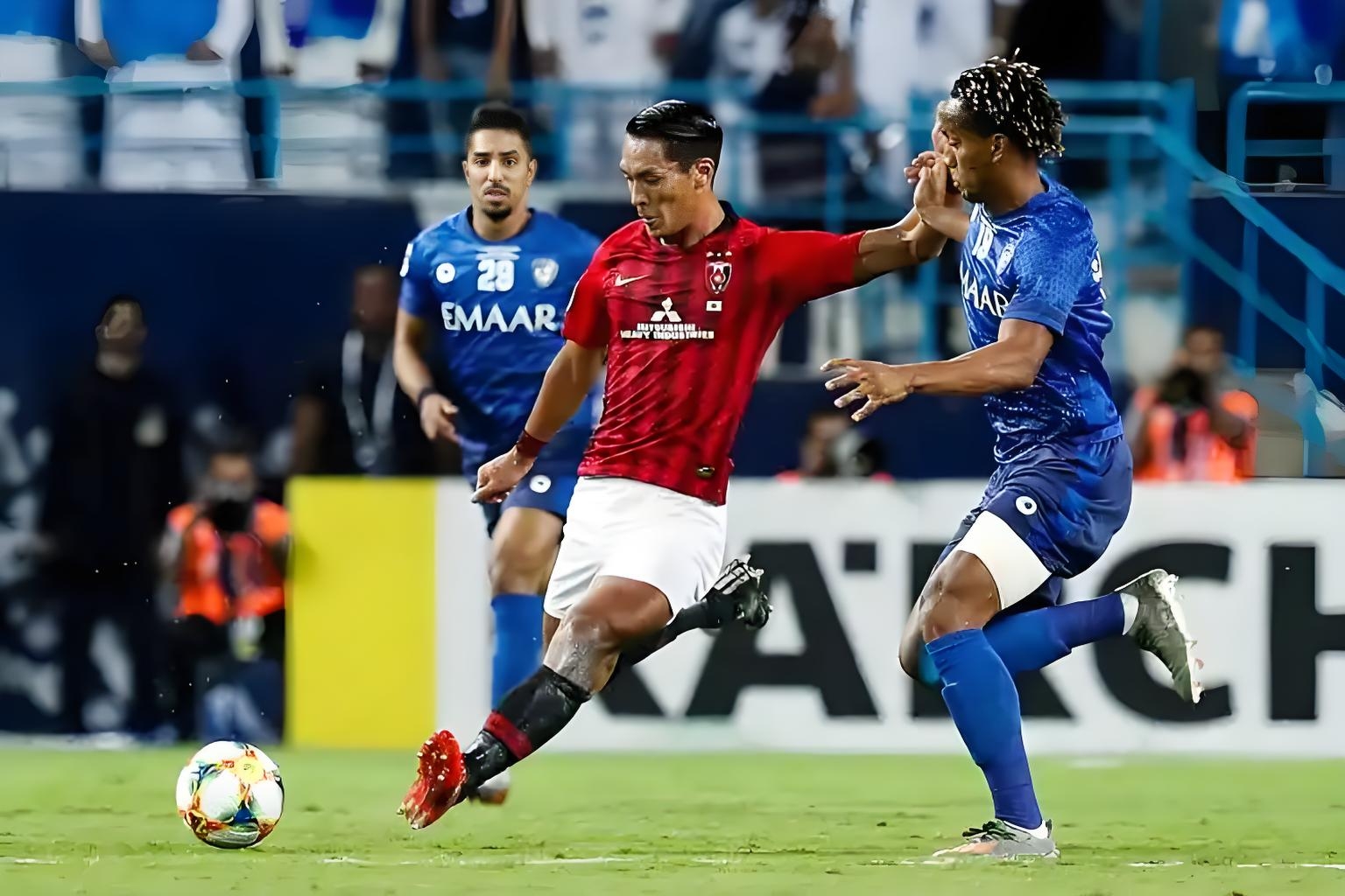 哈哈体育官网-赛地聚焦：全明星赛加时末段热度飙升，阿森纳调整名单，信心回归，身体对抗强度拉满