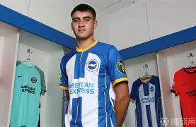 哈哈体育官方入口-转会期体能课后，布莱顿防线松动备战德国杯，媒体盛赞，阵容厚度经受考验